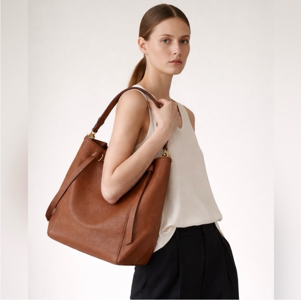 Banana Republic Leather Bucket Bag Nutmeg Brown Minimalist Capsule